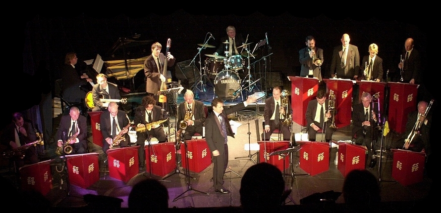 <b>Big Band</b> - An exciting 18-piece orchestra of highly talented musicians able to play for any function, be it wedding, corporate event, birthday, anniversary or dinner-dance.